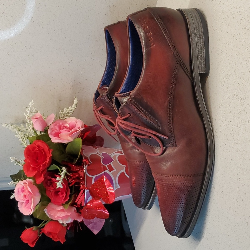 BUGATTI Burgandy leather dress shoes (sz 9)